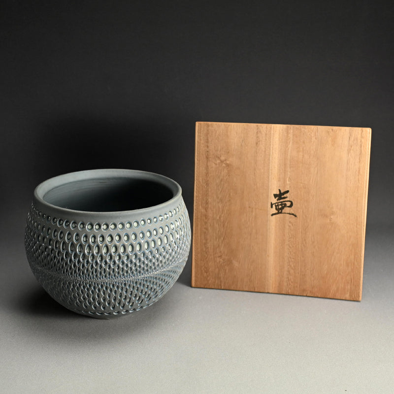Layered Vase ー加藤 重美 “重化粧彫点文壺”