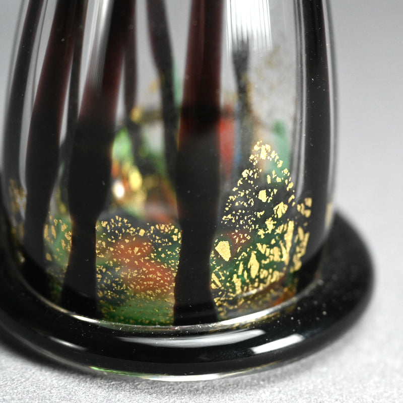 Flowering Glass Vase ー小林 貢 “寅吹硝子 野の花のために”
