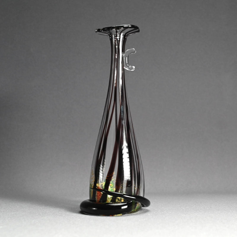 Flowering Glass Vase ー小林 貢 “寅吹硝子 野の花のために”