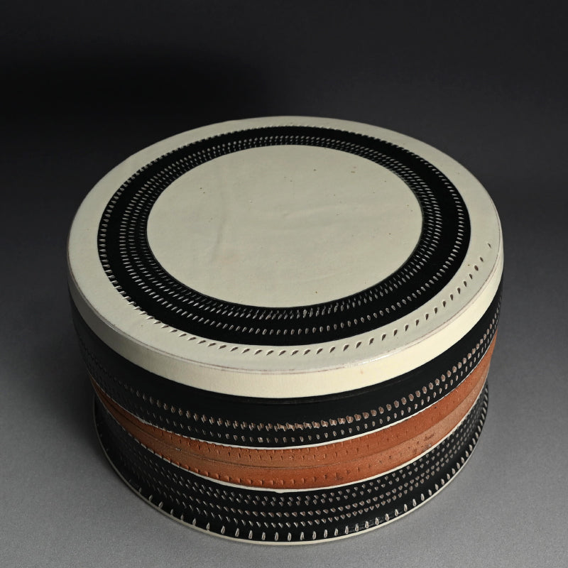 Large Ceramic Box ー近藤 豊 “白班之文 陶筥”