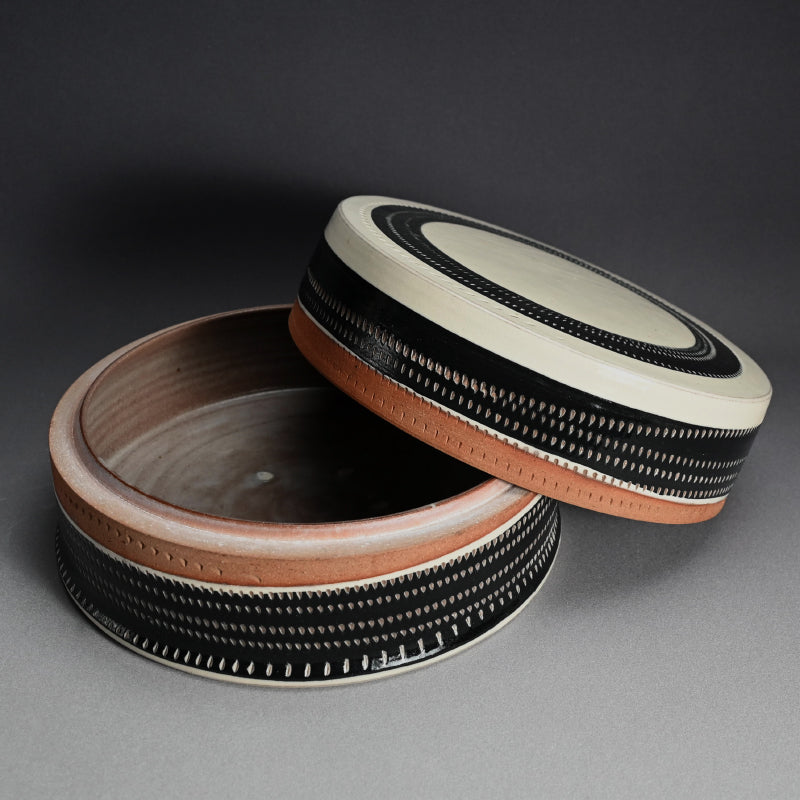 Large Ceramic Box ー近藤 豊 “白班之文 陶筥”