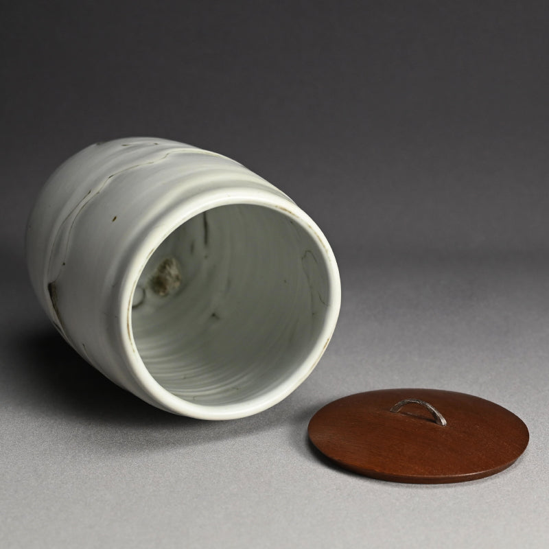 Ceramic Mizusashi Tea Ceremony Jar ー木村 盛伸 “黒地掛分白裂釉 水指”