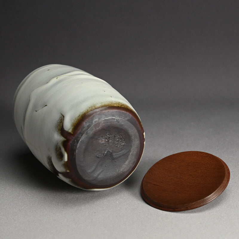 Ceramic Mizusashi Tea Ceremony Jar ー木村 盛伸 “黒地掛分白裂釉 水指”
