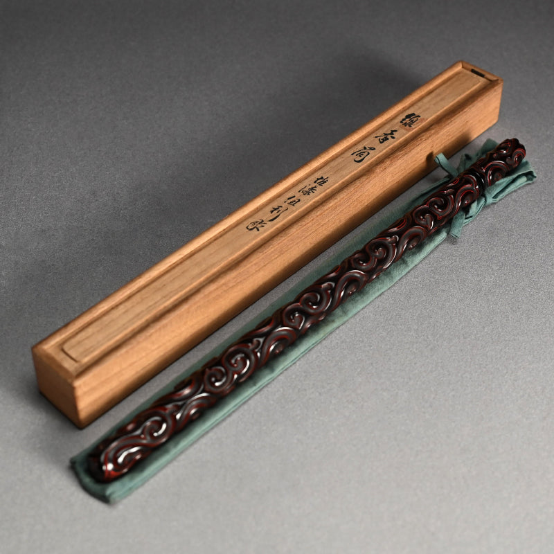 Carved Lacquer Kozutsu Incense Case by Chikusen