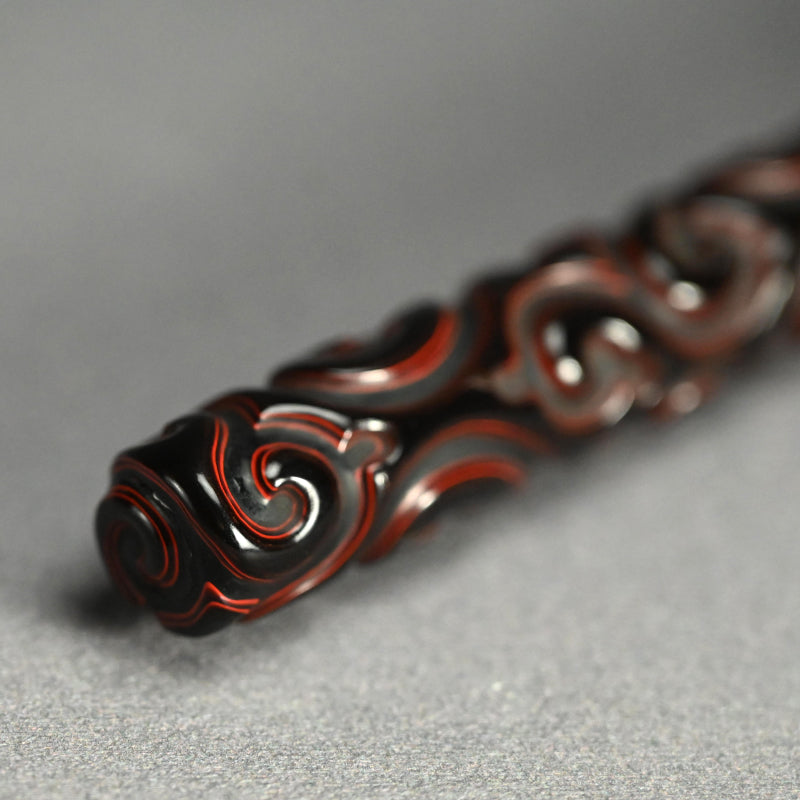 Carved Lacquer Kozutsu Incense Case by Chikusen
