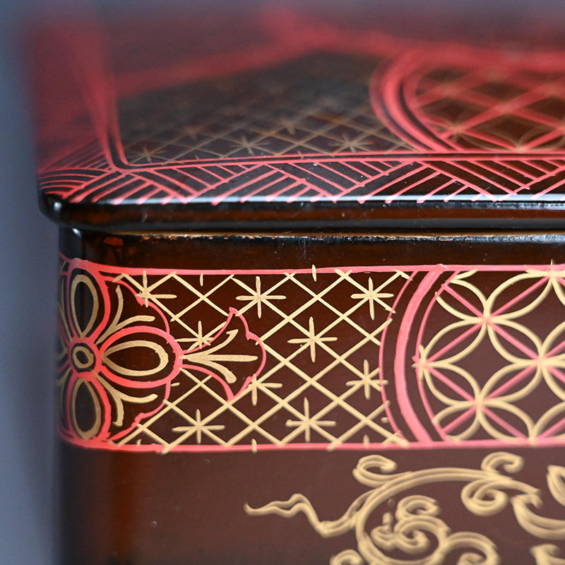 Toyoraku Yaki Lacquered Ceramic Jubako Stacking Box ー豊楽焼重箱