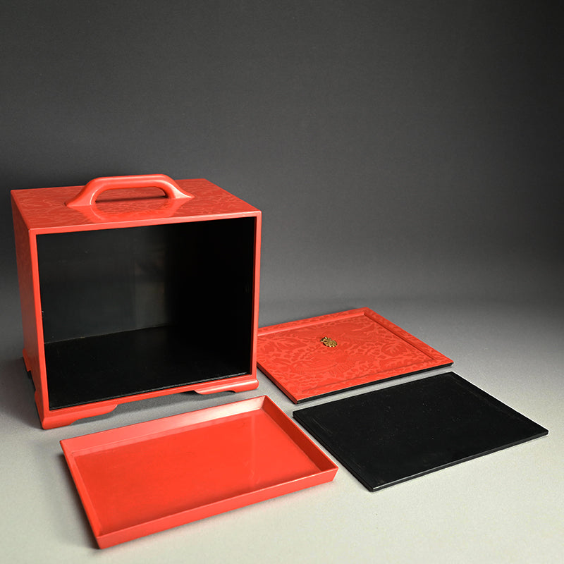 Engraved Cinnabar Lacquer Kikyoku Sencha Tea Cabinet ー朱毛彫器局