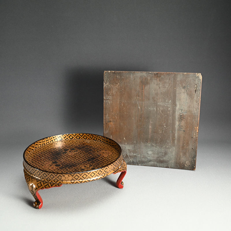 17th c. Tri-legged Antique Japanese Lacquer Tray with Gold Design ー時代蒔絵香盆