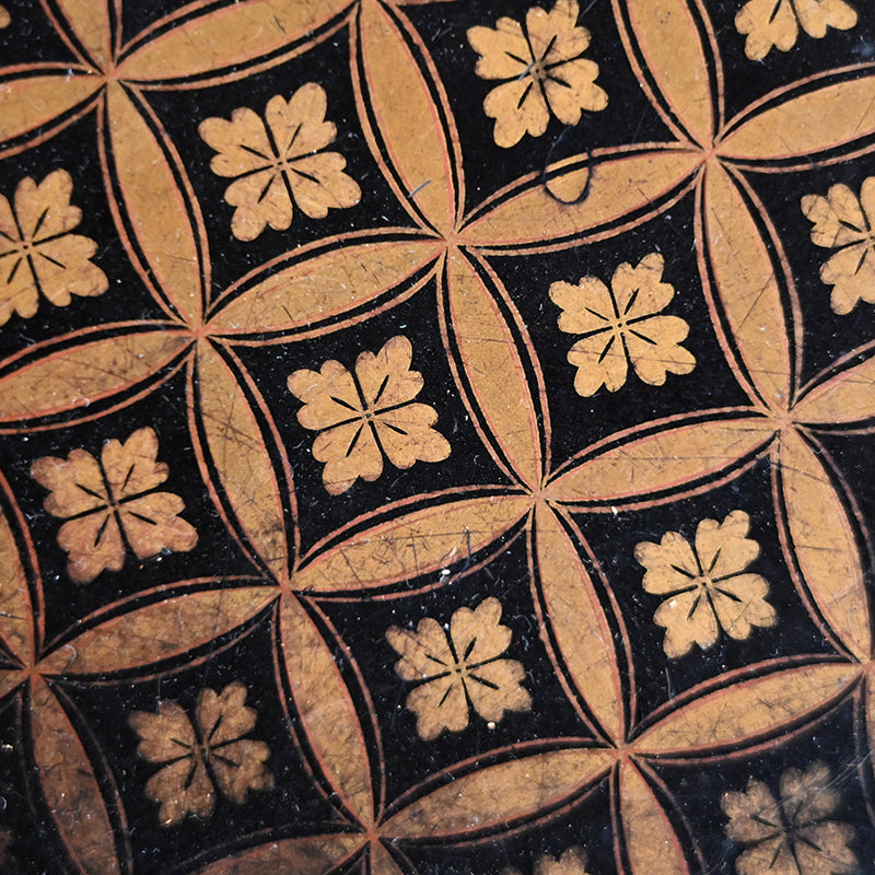 17th c. Tri-legged Antique Japanese Lacquer Tray with Gold Design ー時代蒔絵香盆