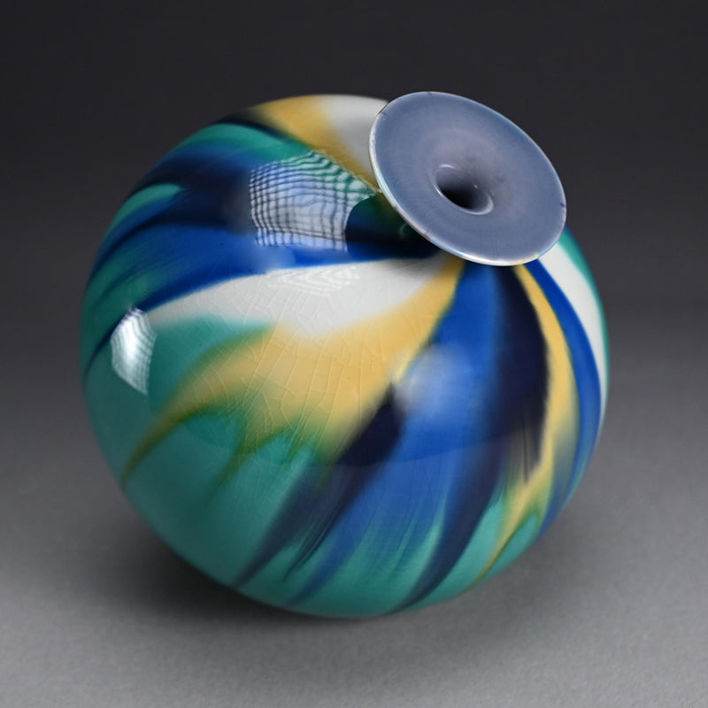 Porcelain Vase by Tokuda Junko ー徳田 順子 “四代 徳田八十吉 襲名記念 彩釉三彩壺 彩光”