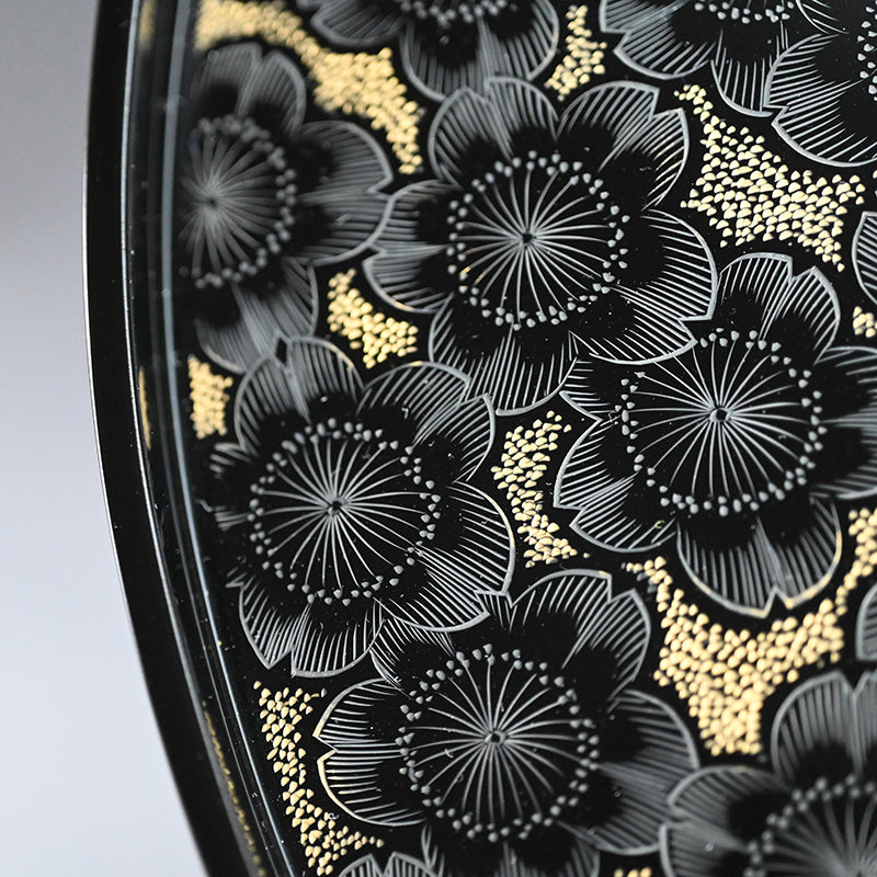 Lacquer Tray Set, Sakura by Living National Treasure ー小森 邦衞 “夜櫻 沈金丸盆”