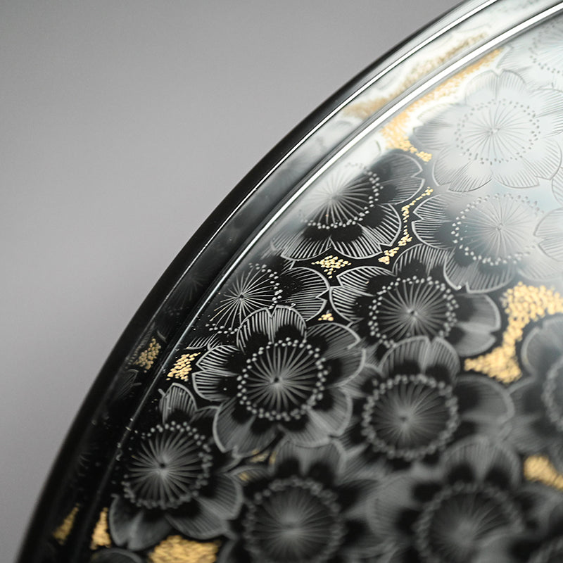 Lacquer Tray Set, Sakura by Living National Treasure ー小森 邦衞 “夜櫻 沈金丸盆”