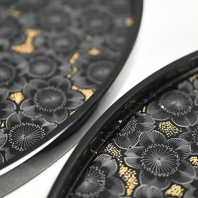Lacquer Tray Set, Sakura by Living National Treasure ー小森 邦衞 “夜櫻 沈金丸盆”