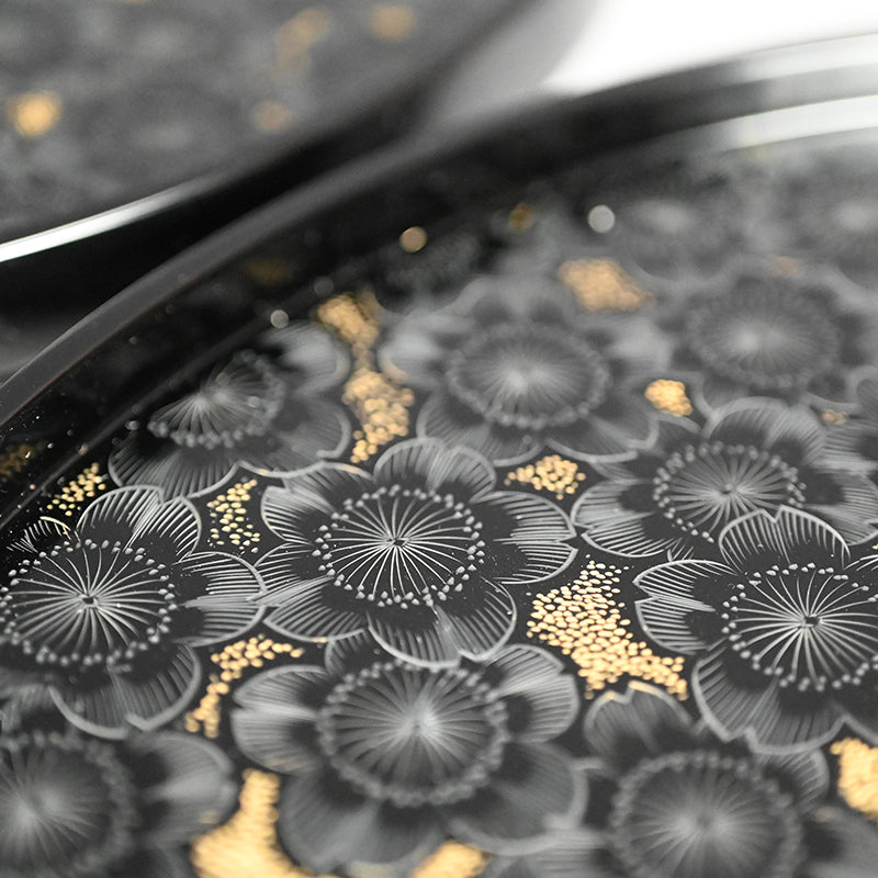 Lacquer Tray Set, Sakura by Living National Treasure ー小森 邦衞 “夜櫻 沈金丸盆”
