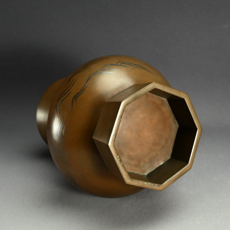 Superb Bronze Vase ー中川 浄益, 瑞翁宗左 "花入 波銀象嵌"