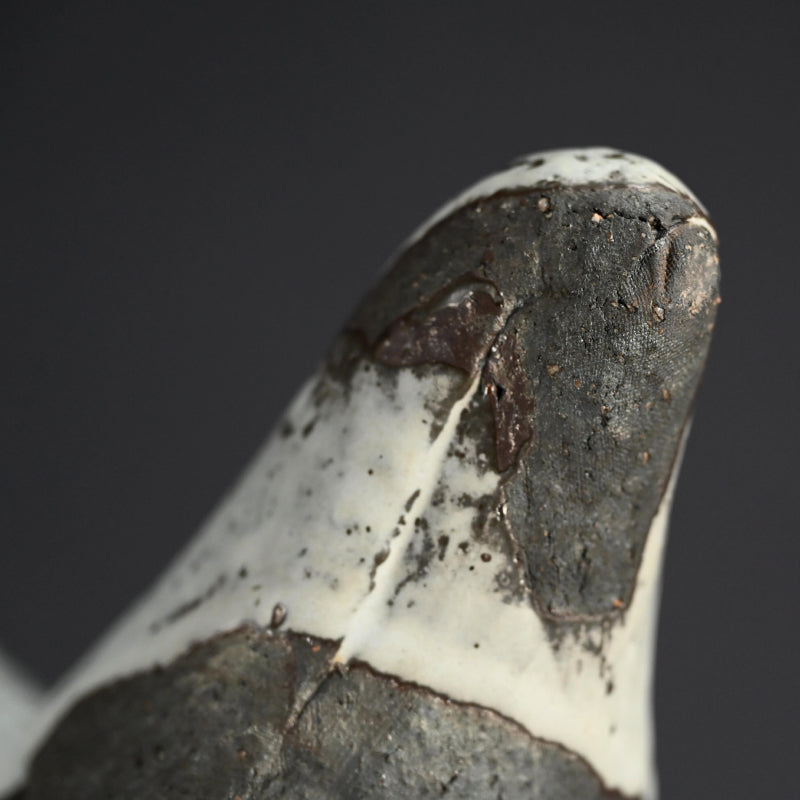 White Tripod Vase ー奥村 博美 “白釉 花器”