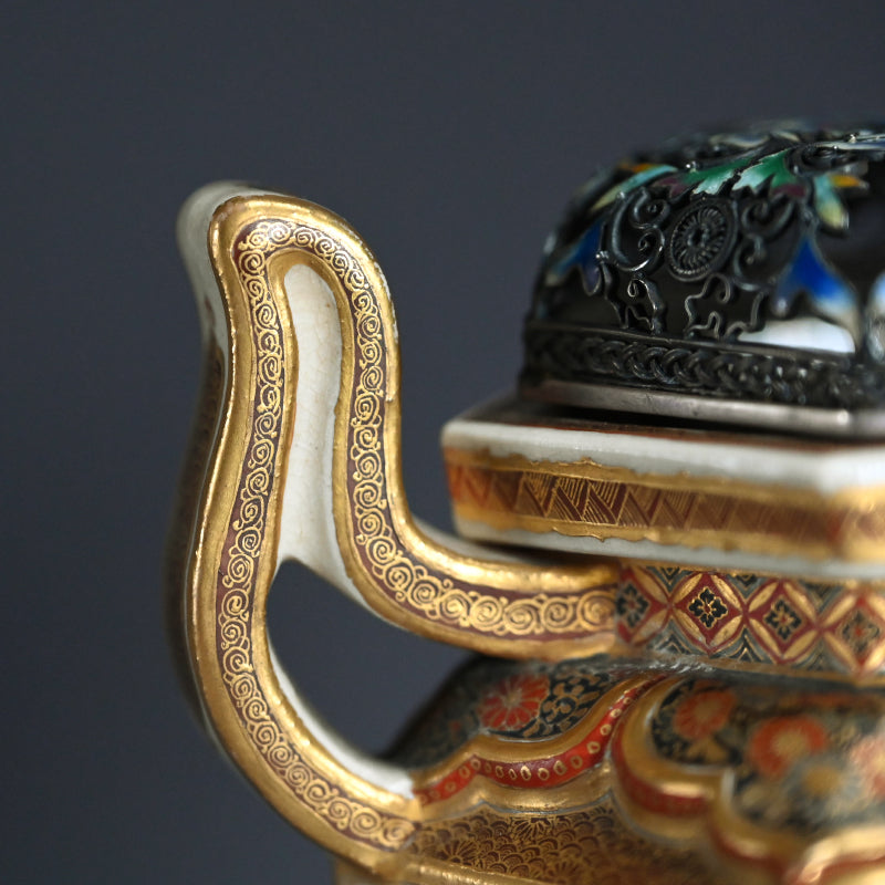 Meiji Period Satsuma Incense Burner ー薩摩錦手 人物風景文六角香炉