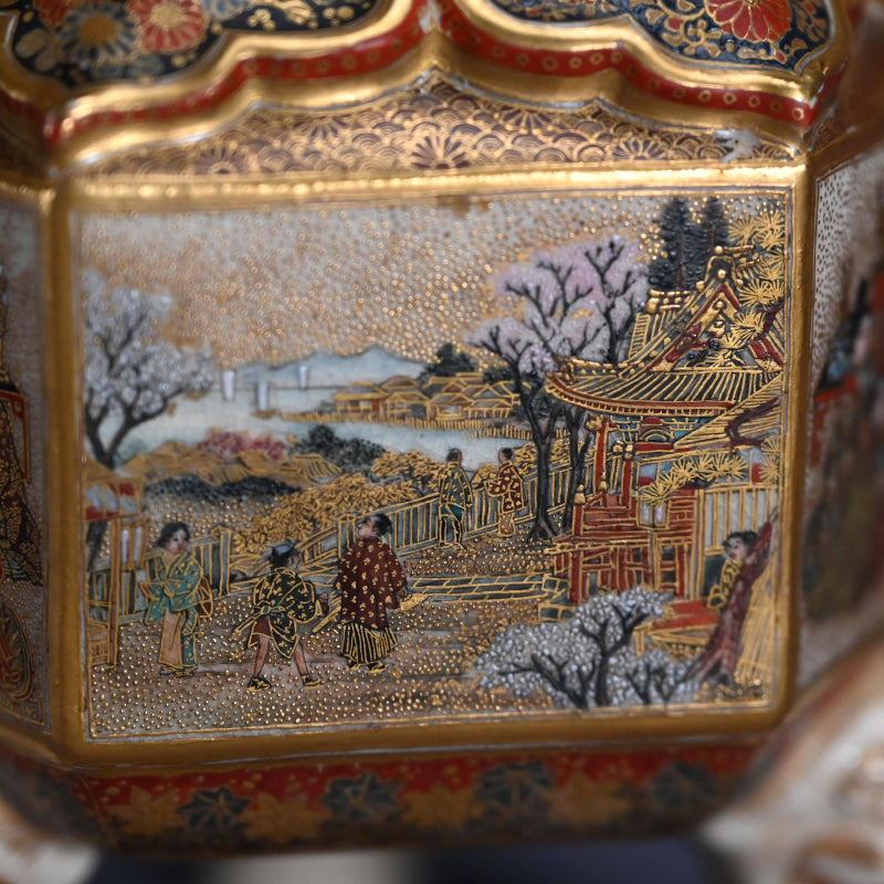 Meiji Period Satsuma Incense Burner ー薩摩錦手 人物風景文六角香炉