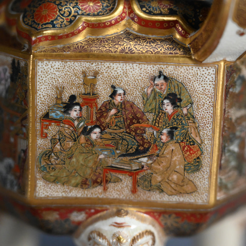 Meiji Period Satsuma Incense Burner ー薩摩錦手 人物風景文六角香炉