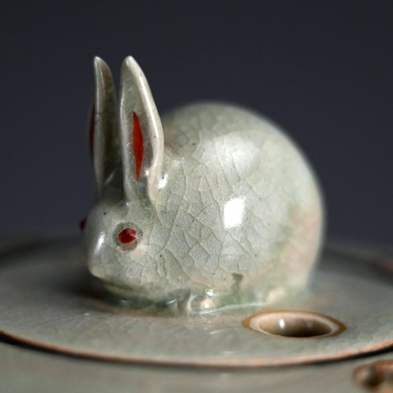 Rabbit Koro Incense Burner ー初代 久世 久宝 "兎 香爐"