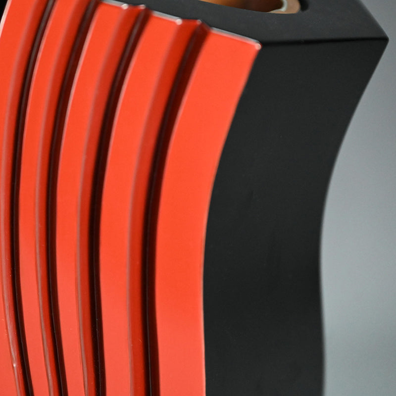 Contemporary Stylish Lacquer Vase by Kyuho