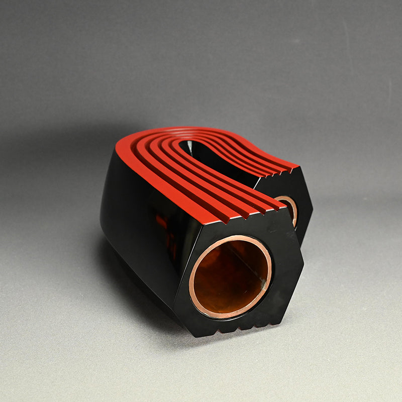 Contemporary Stylish Lacquer Vase by Kyuho