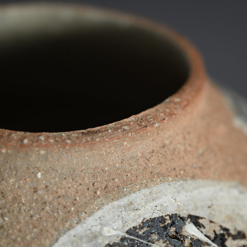 Early Kumakura Junkichi Vase, Sodeisha ー熊倉 順吉 "白化粧釉壺"