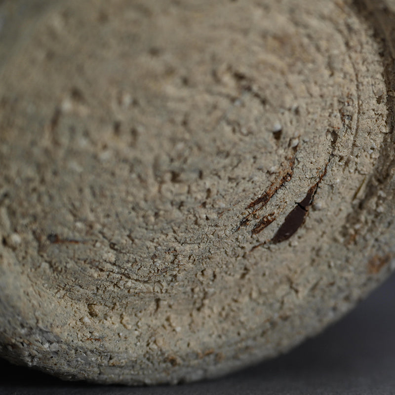 Early Kumakura Junkichi Vase, Sodeisha ー熊倉 順吉 "白化粧釉壺"
