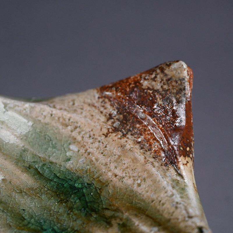 Haiyu Shinogi Small Plate ー新 学 “灰釉 鎬小皿”