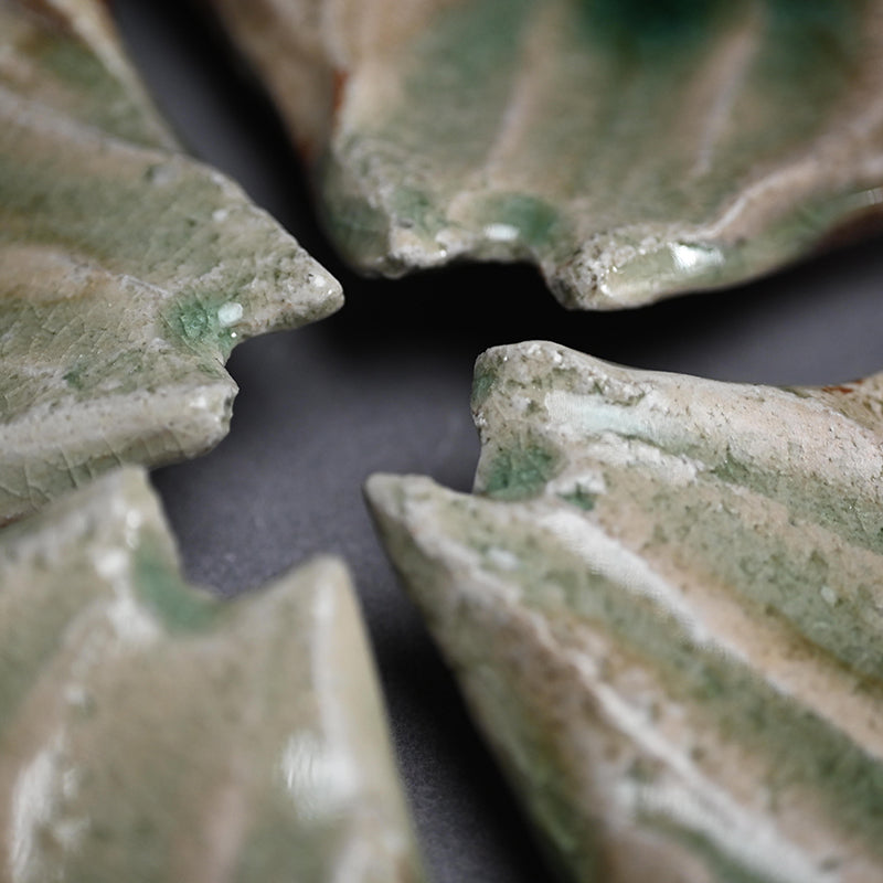Haiyu Shinogi Small Plate ー新 学 “灰釉 鎬小皿”