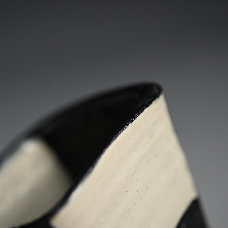 Kuro Oribe Ichimatsu Tea Container ー利茶土 ミルグリム “黒織部菱形市松茶器”