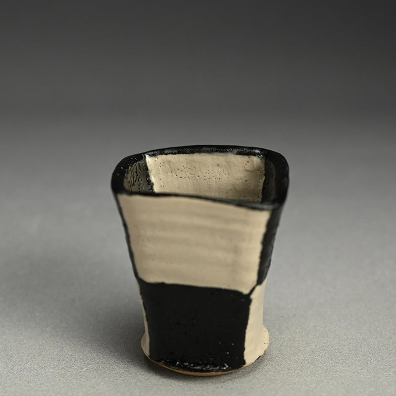 Kuro Oribe Ichimatsu Tea Container ー利茶土 ミルグリム “黒織部菱形市松茶器”