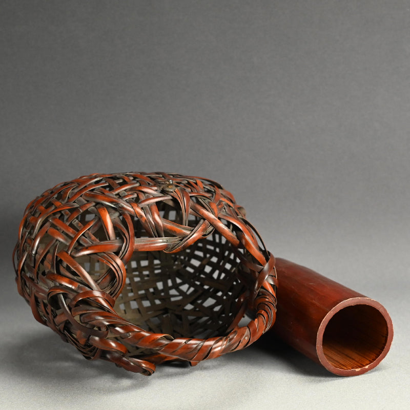 Bamboo Basket ー初代 和田 和一斎 "煤竹袋形掛花籠"