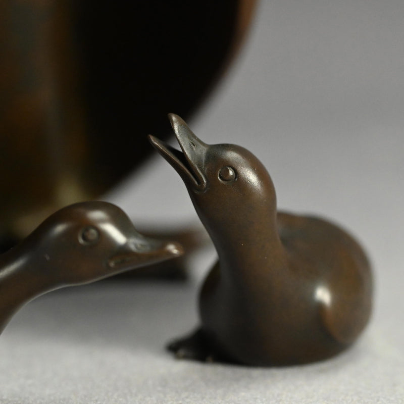 Bronze Duck family by Imperial Artist ー津田 信夫 "愛憐庇護"