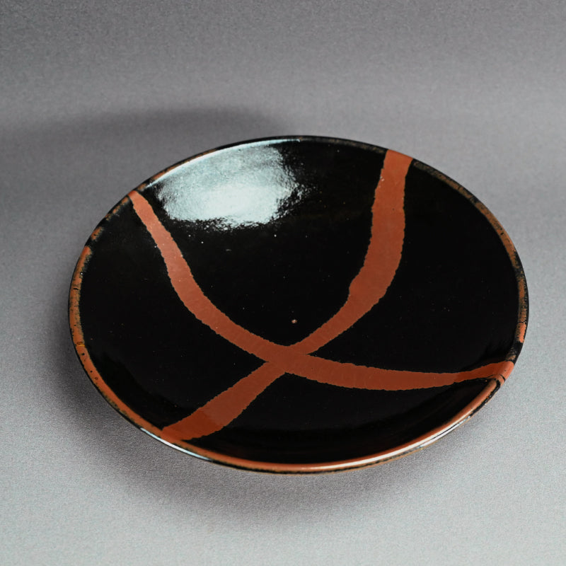 Essential Large Sabi-yu Plate by LNT ー浜田 庄司 “黒釉錆流描皿”