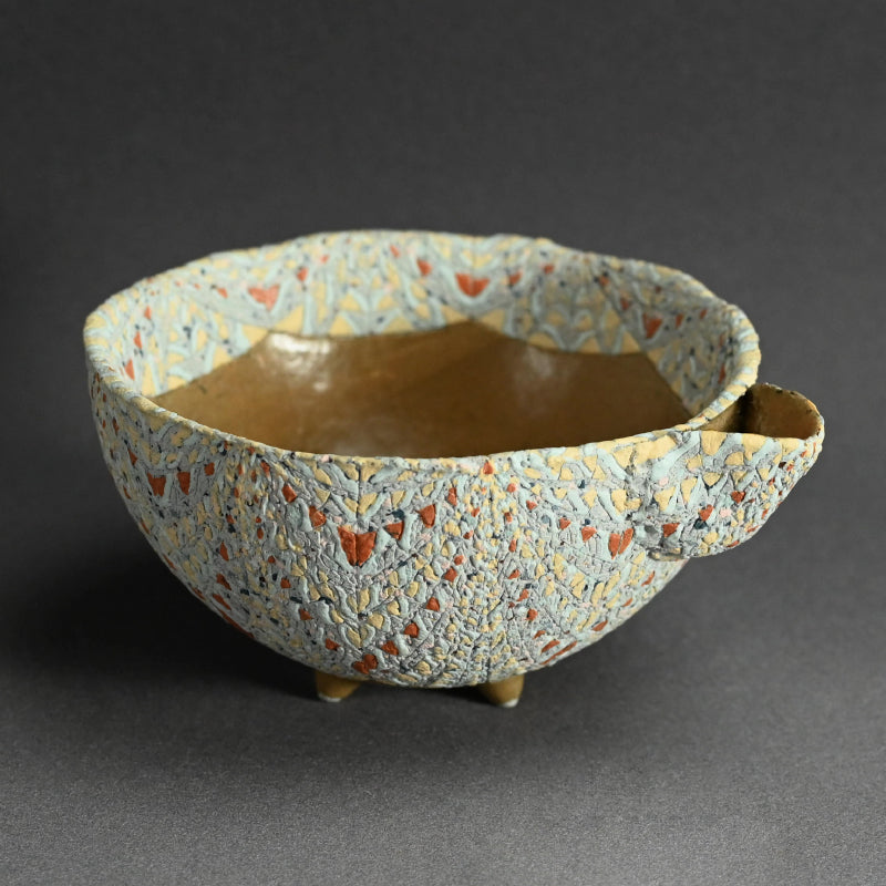 Katakuchi Inlayed Basin by important artist ー岸 映子 “彩石象嵌器”