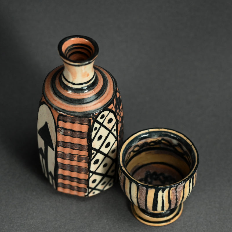 Playful Aka-Oribe Sake Set ー利茶土 ミルグリム “AKA ORIBE SAKE CUP”, “AKA ORIBE TOKKURI”