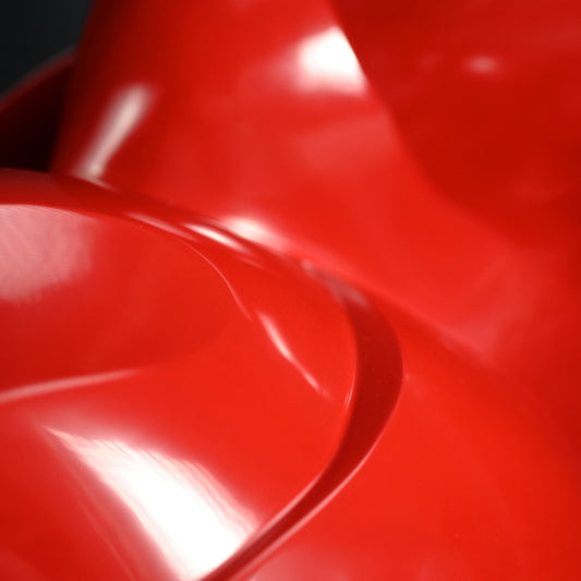 Exhibited Red Lacquer sculpture ー井上 絵美子 “游舞”