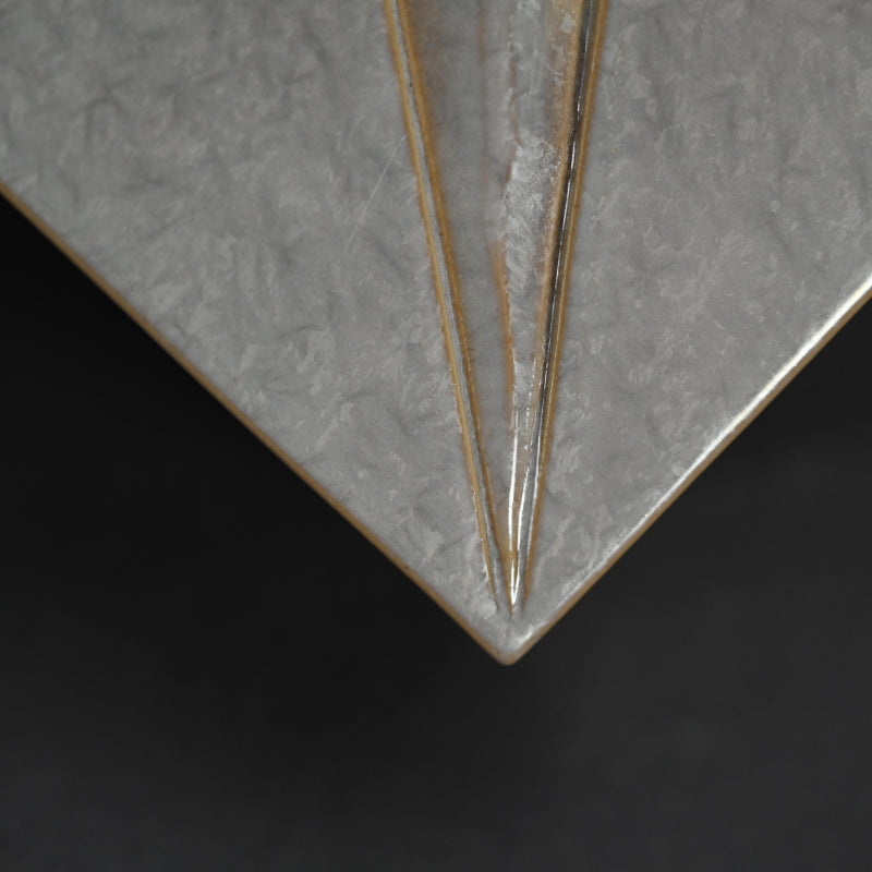 Modernist Koro by Rokubei Ⅷ ー八代 清水 六兵衛 “輝白釉刻線 香炉”