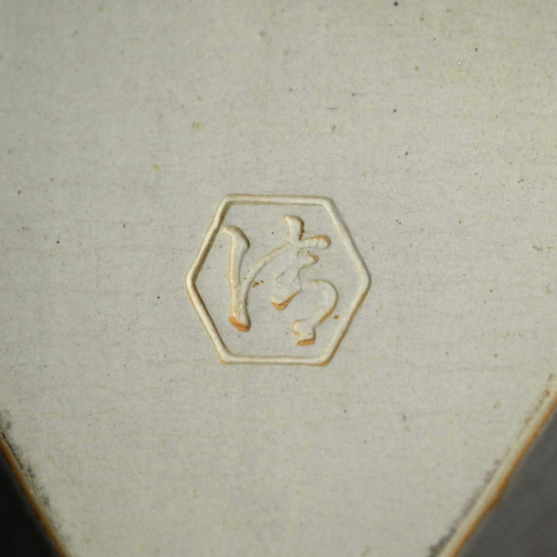 Modernist Koro by Rokubei Ⅷ ー八代 清水 六兵衛 “輝白釉刻線 香炉”