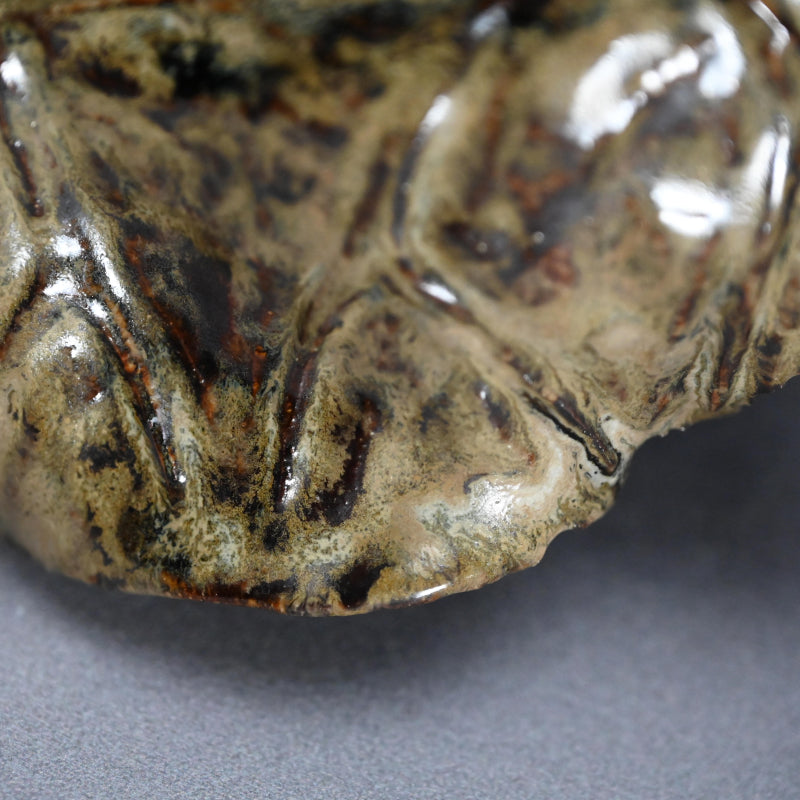 Lotus leaf Basin with Frog ー土楽庵 八田 蘇岳 “蓮葉形 水盤”