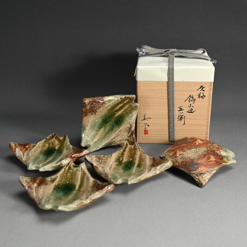 Haiyu Shinogi Small Plate ー新 学 “灰釉 鎬小皿”