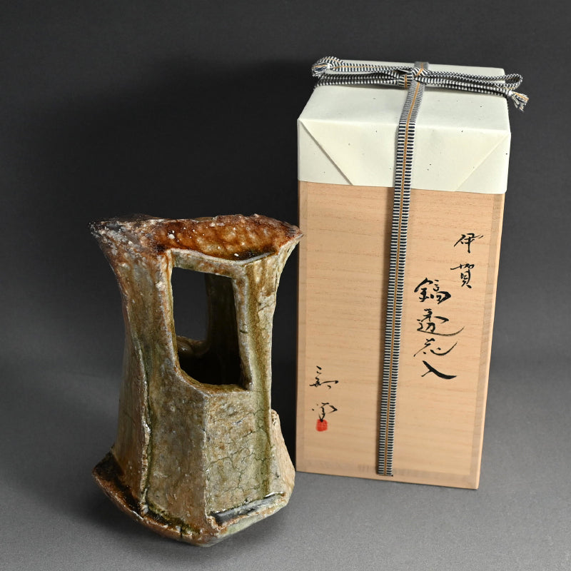 Iga Shinogi Hanaire ー新 学 “鎬透し花入”