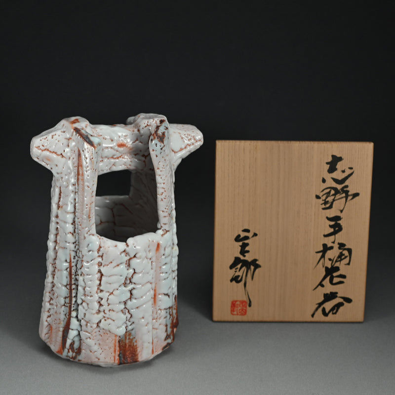 Stellar Shino Vase ー林 正太郎 “志野手桶花器”