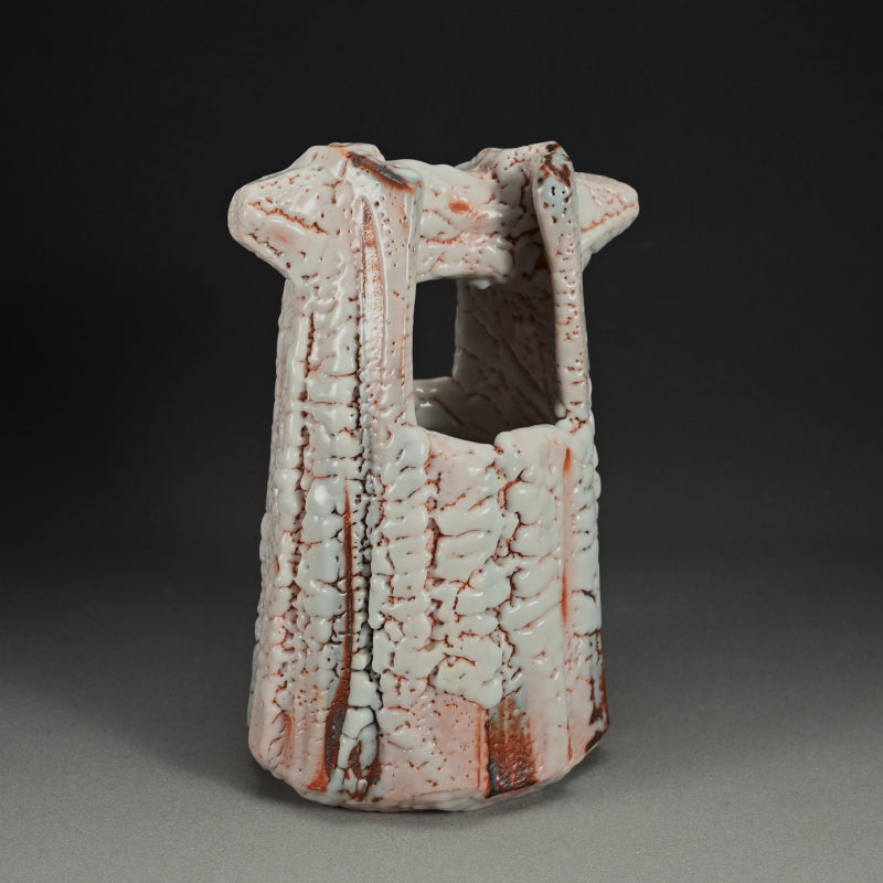 Stellar Shino Vase ー林 正太郎 “志野手桶花器”