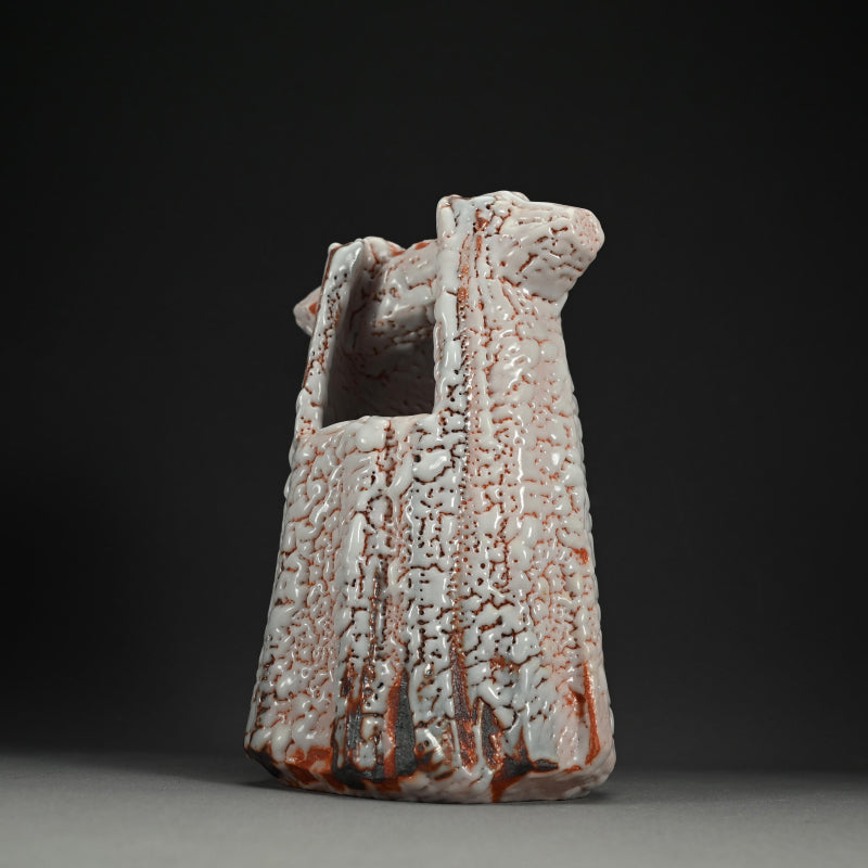 Stellar Shino Vase ー林 正太郎 “志野手桶花器”