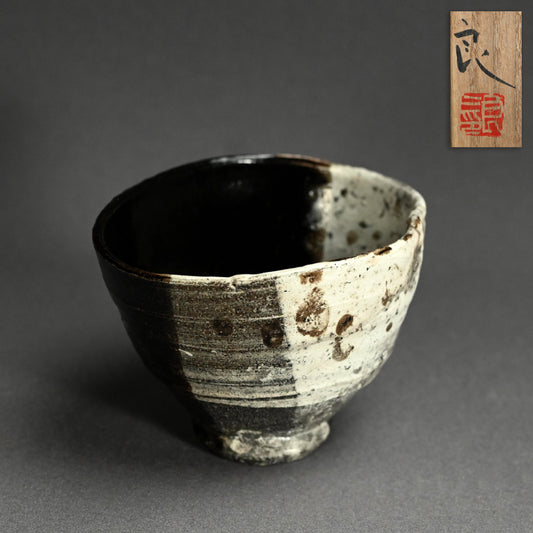 Smokey Black & White Chawan Tea Bowl ー鯉江 良二 “茶盌”