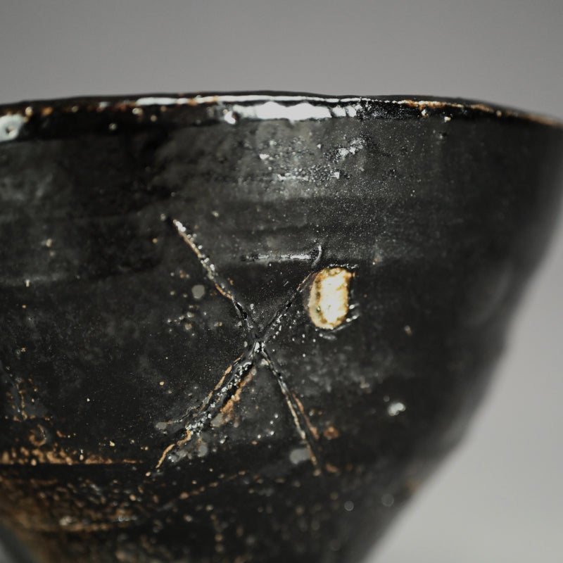 Smokey Black & White Chawan Tea Bowl ー鯉江 良二 “茶盌”