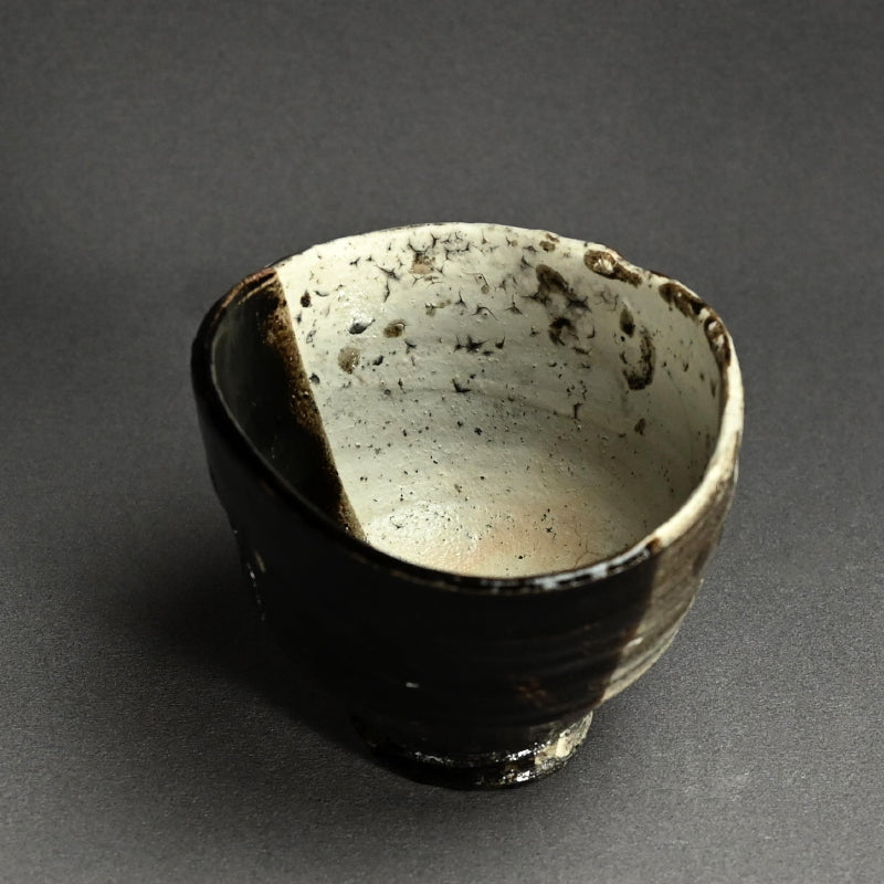 Smokey Black & White Chawan Tea Bowl ー鯉江 良二 “茶盌”