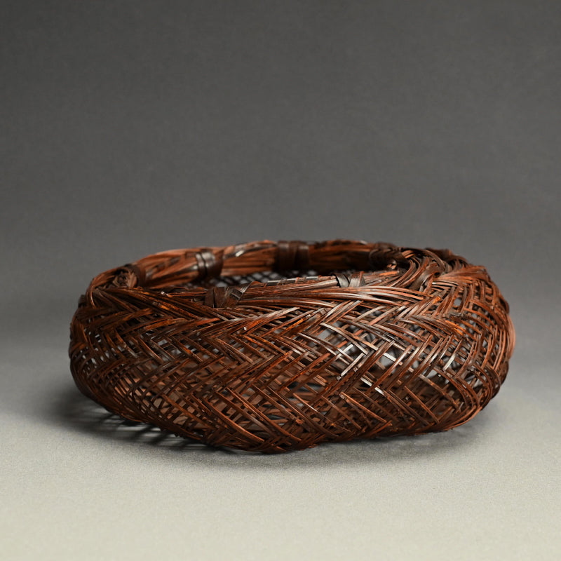Woven Bamboo Vase ー二代 田邊 竹雲斎 “寿海 花籃"